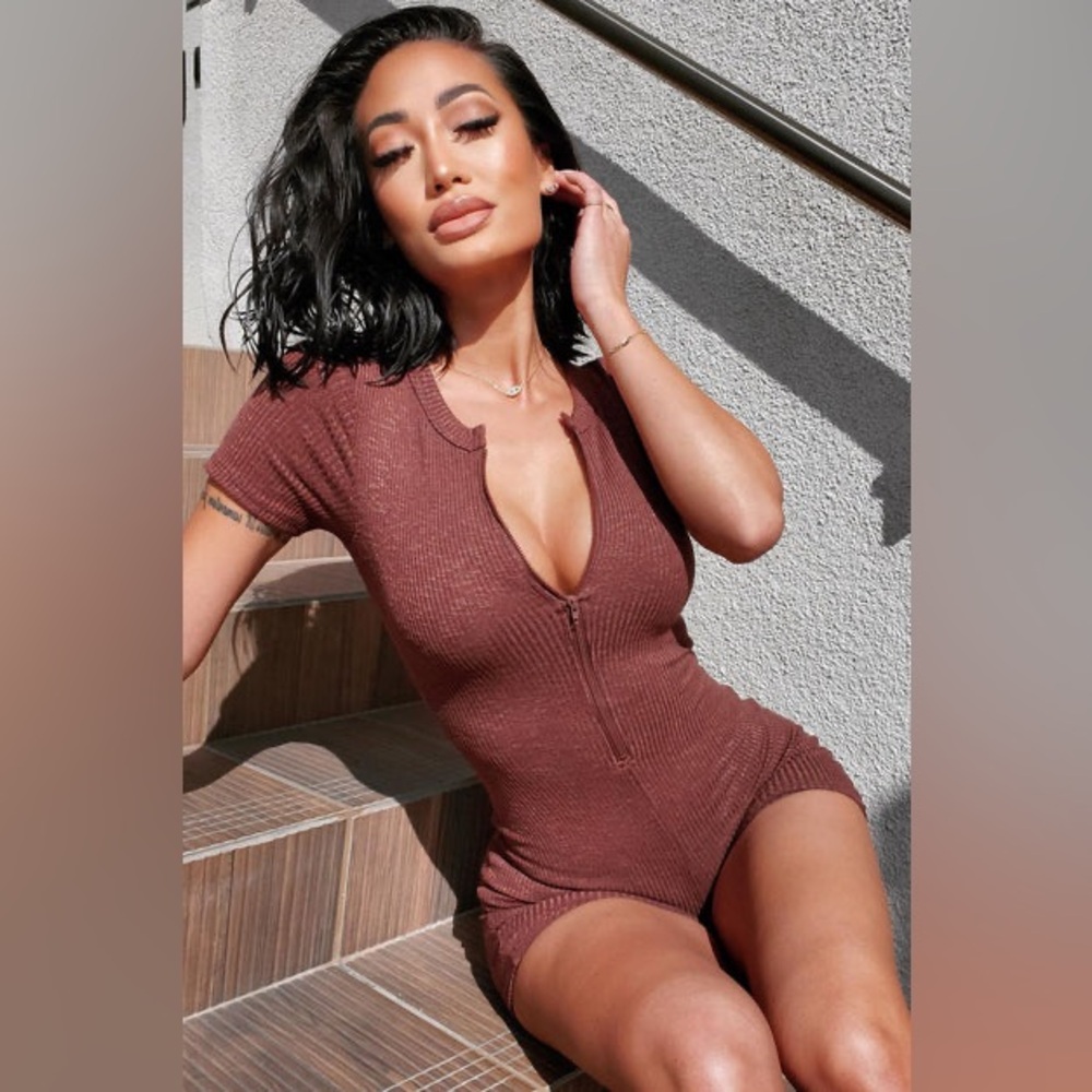 Fashion Nova Brown Ribbed Bodysuit